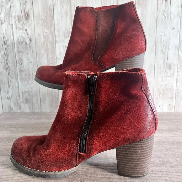 Clarks Rust Red Suede Ankle Boots Size 8 - Picture 3 of 7